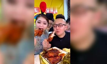 娱乐吃瓜酱羌族小将,揭秘民族风潮中的青春风采