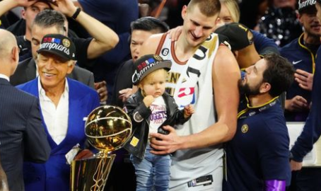 nba总冠军颁奖,荣耀时刻，辉煌瞬间
