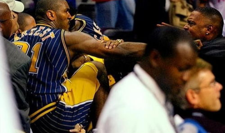 nba打架事件,NBA历史上的经典打架事件回顾