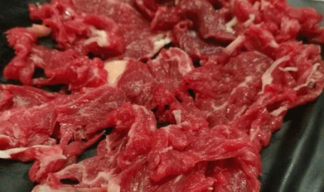 猪肉和牛肉何以不行沿路吃？-李维刚的牛肉卷事变有没有不妨是自编自演拉粉丝的机闭呢-注意不行和什么沿路吃注意中毒-2025年生肖运势：蛇年犯凶星哪些生肖需仔细？